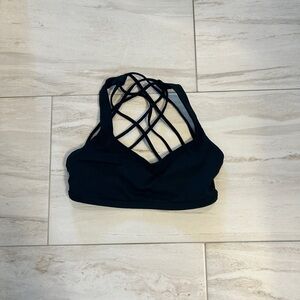 Lululemon Free to Be bra